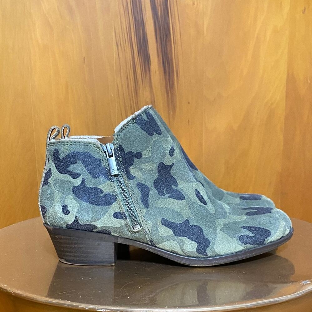 NWOT Lucky Brand Green  Camo Cowboy Ankle Booties Zippers Festival Western Boho